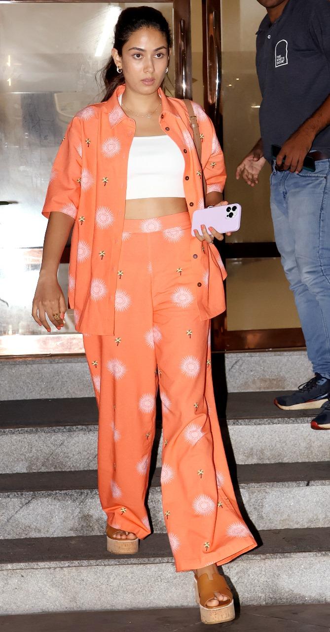 Mira Rajput was snapped in the city last night. Mira looked super cute in an Orange polka dots co-ord set