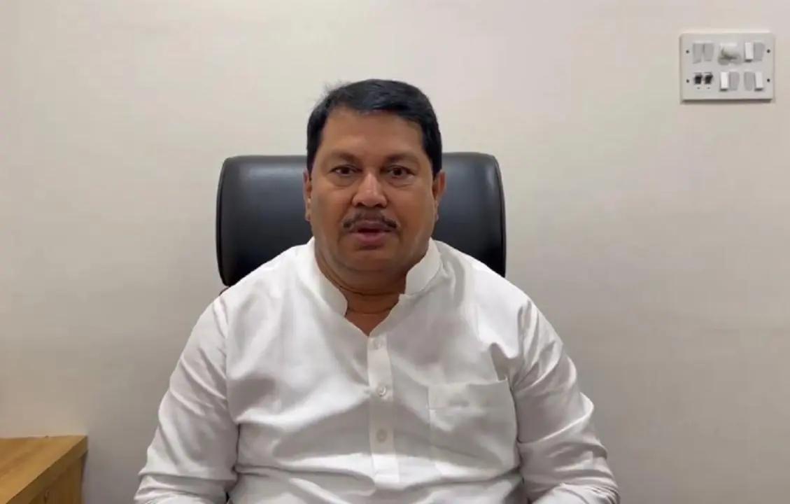 Maharashtra LoP Vijay Wadettiwar seeks President's rule in state
