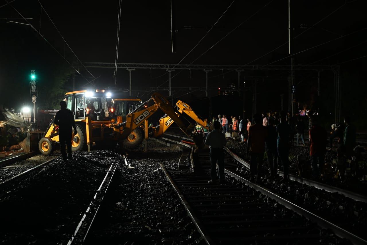 During the block, all the Churchgate-bound slow-line trains will run on the fast line from Borivali to Goregaon