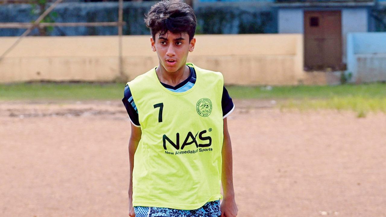Yash powers Bombay Scottish to 2-0 win