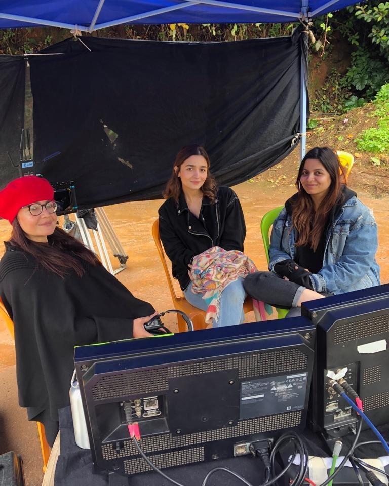 Sharing his joy of being a proud father of three successful girl children, Mahesh Bhatt said that all of them have achieved something in their lives and that too without any help.
In picture: Alia Bhatt, Shaheen Bhatt with father Mahesh Bhatt.