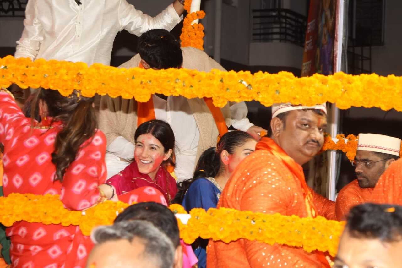 Shanaya Kapoor, daughter of actor Sanjay Kapoor and Maheep Kapoor was seen in a bright pink suit for the evening