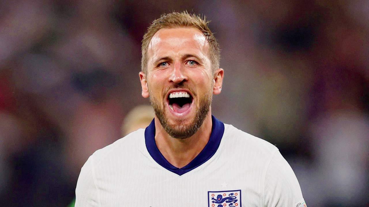 Kane to get gold cap for 100th match