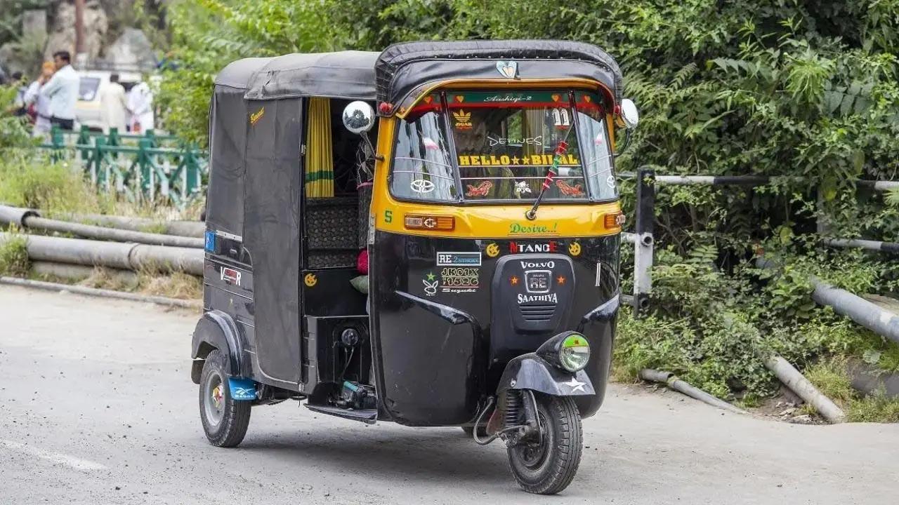 Mumbai: Rickshaw driver allegedly molests 15-year-old; held