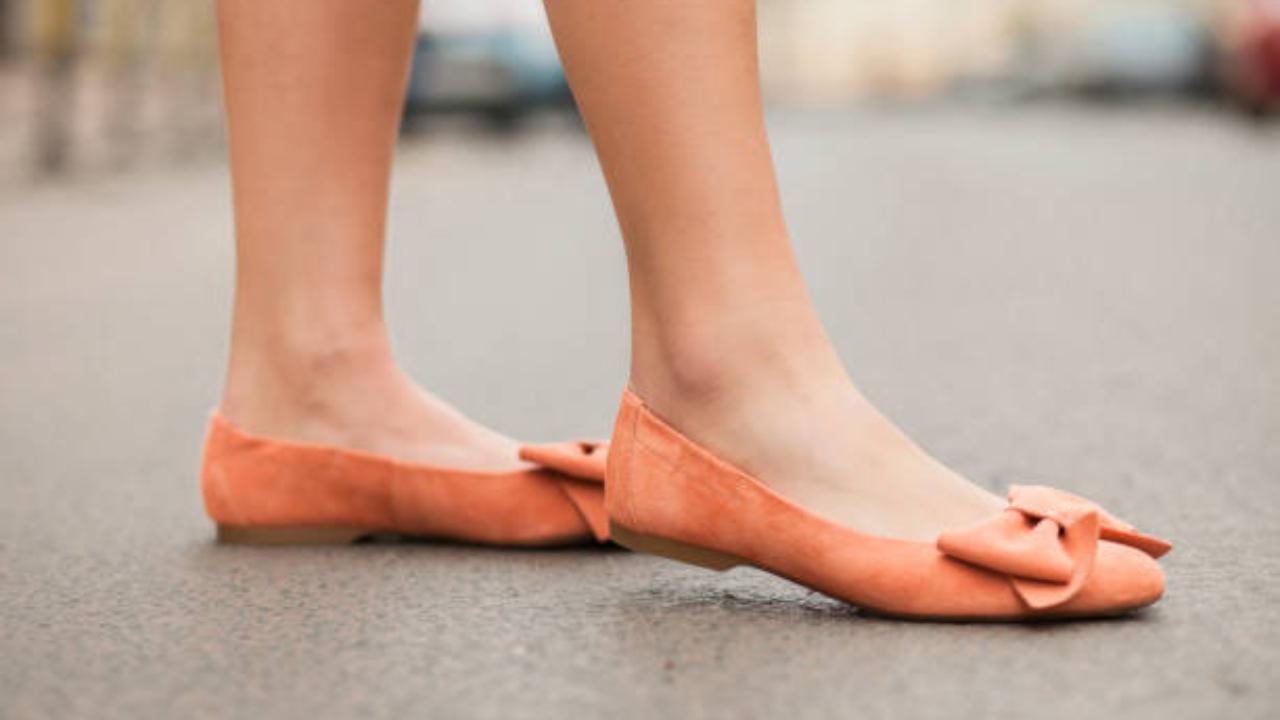 Ballet flats
Heels are not out, but ballet flats are also in. More and more people are opting to wear ballet flats, not only for comfort but also for style. 