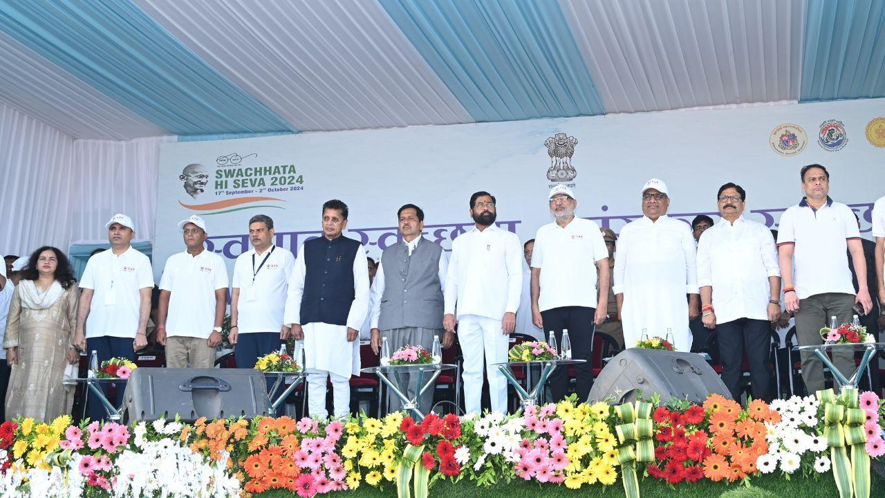 Maharashtra Guv, CM Shinde lead mega beach clean-up drive at Juhu Beach