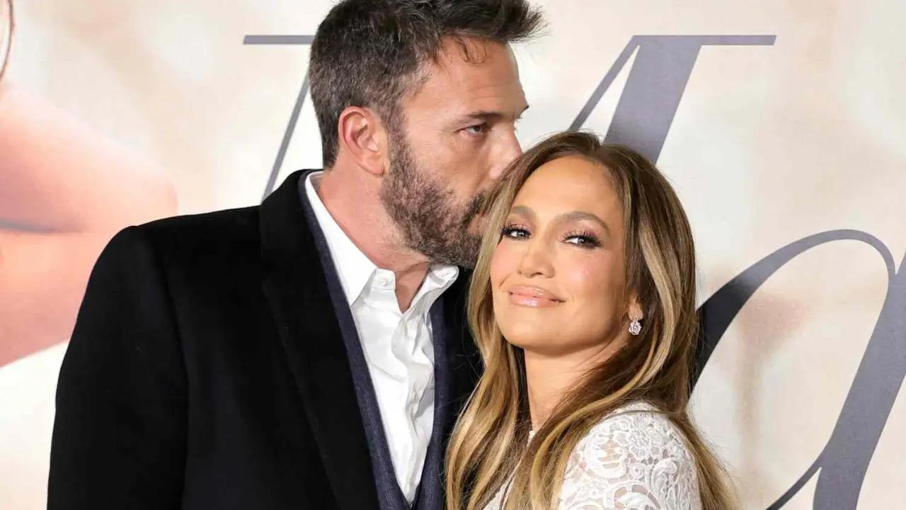 On September 14, Ben and Jennifer were seen together as they enjoyed a fun day out as a family in Beverly Hills, California.  They were seen kissing and holding hands. Read More