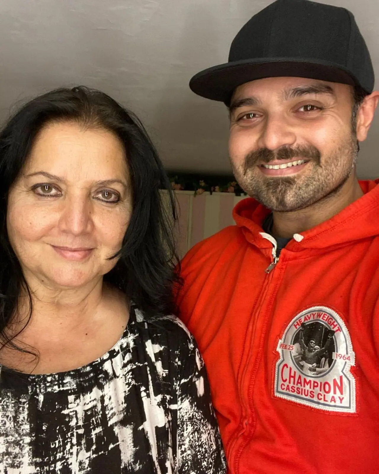 Veteran actress Yogeeta Bali was previously married to Kishore Kumar from 1976 to 1978. She later tied the knot with actor Mithun Chakraborty in 1979.  They have three sons: Mahaakshay, Ushmey, and Namashi, and a daughter, Dishani. 