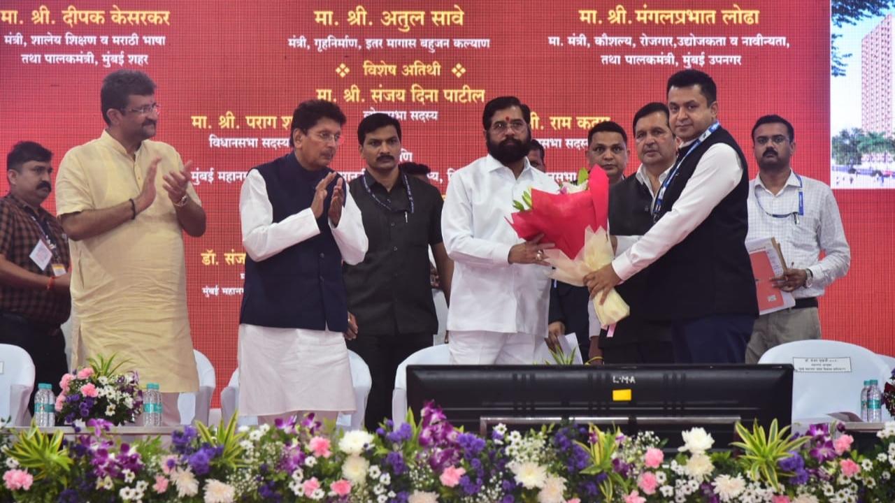 The MMRDA has started distributing rent cheques to eligible slum dwellers from Mata Ramabai Ambedkar Nagar, Kamaraj Nagar, and Nalanda Nagar in Mumbai