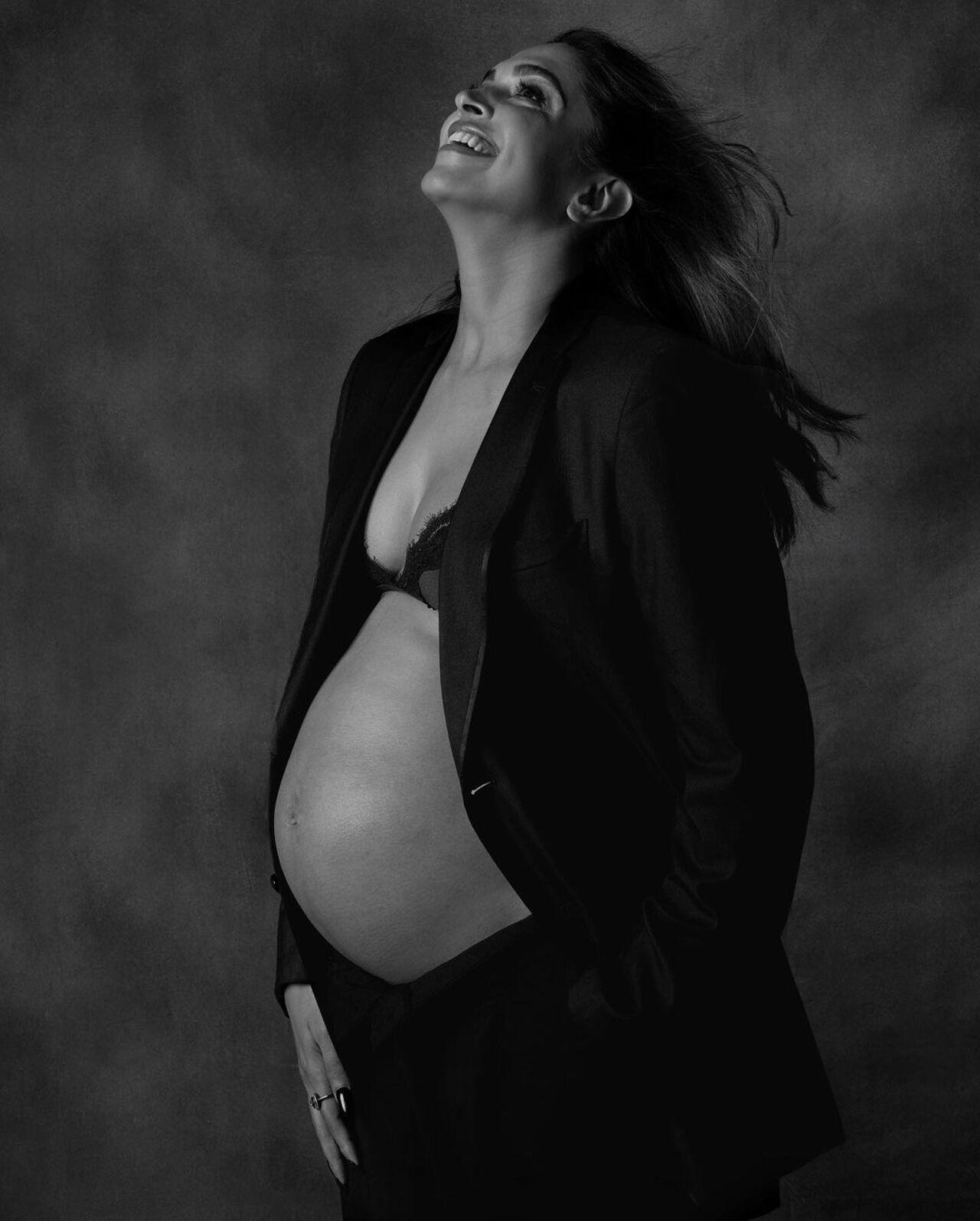 Now, the couple has dropped the stunning pregnancy photoshoot for us, blessing our feeds with this adorable photoshoot! 