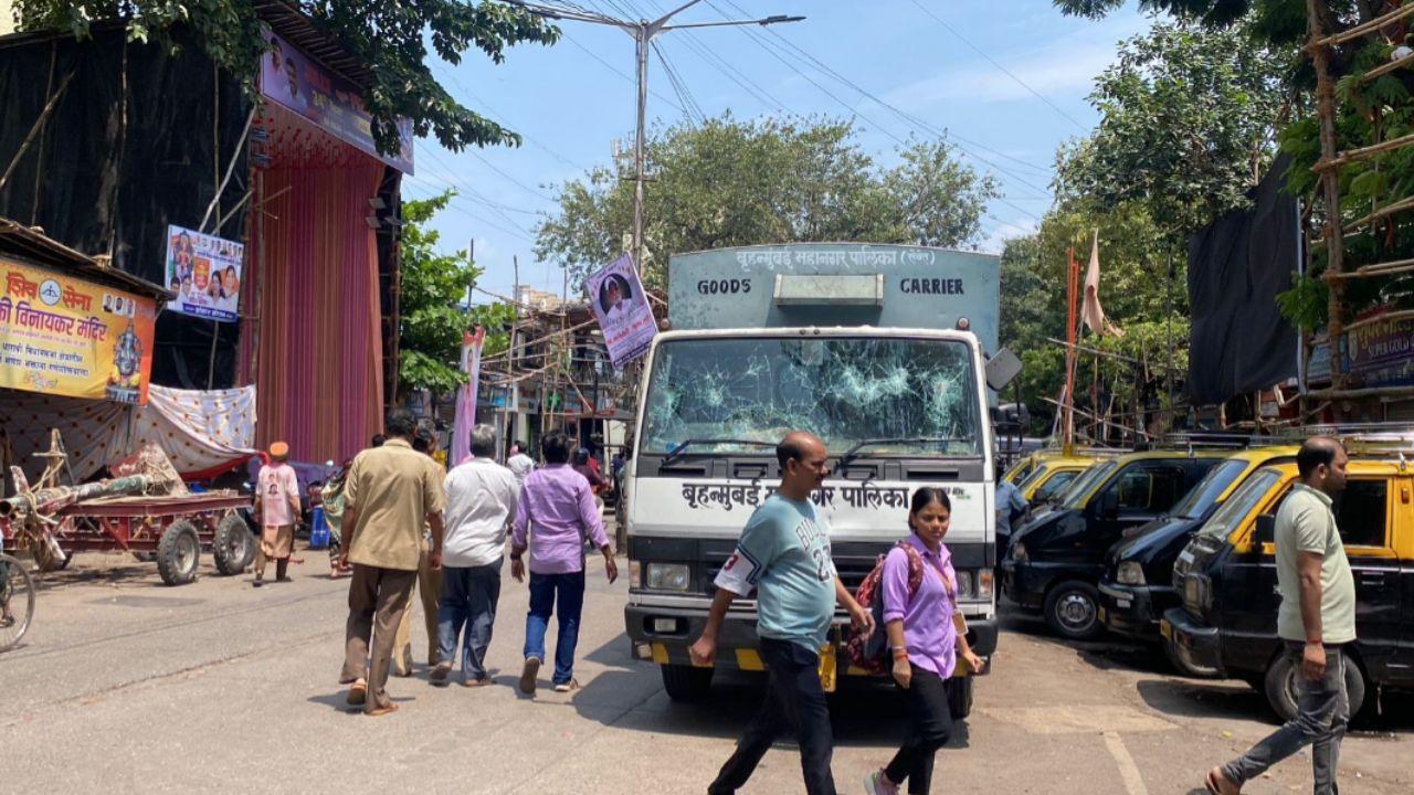 The Brihanmumbai Municipal Corporation (BMC) had issued a notice stating that the mosque was constructed illegally, but locals argued that it has been in place for over 25 years.