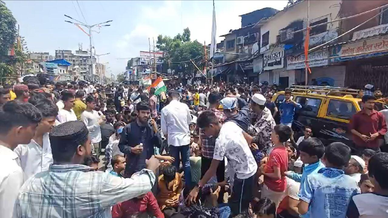 The Brihanmumbai Municipal Corporation sent a demolition notice claiming that part of the mosque was illegally built in Dharavi. 