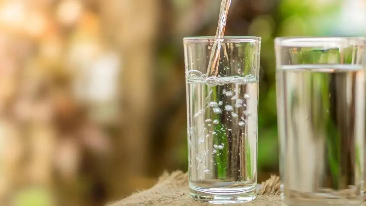 Why water should replace sugar filled beverages