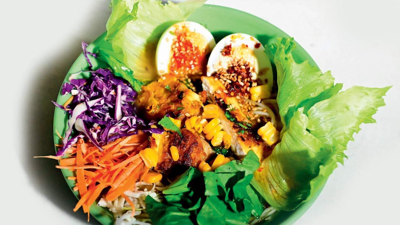 Try ramen, momo and other dishes at this street-food stall set up by two actors in Versova