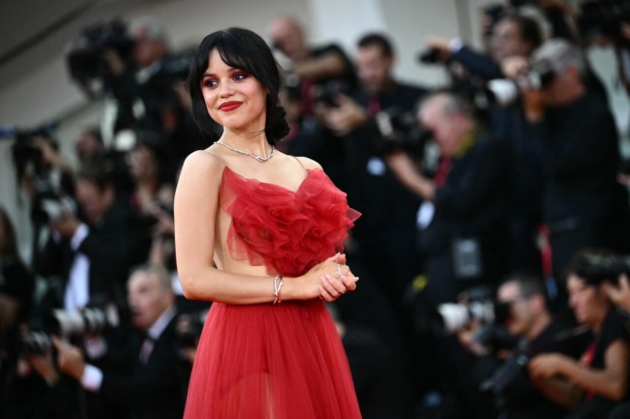 ‘Wednesday’ actor Jenna Ortega stunned in a backless red tule gown at the premiere of ‘Beetlejuice Beetlejuice’. 
