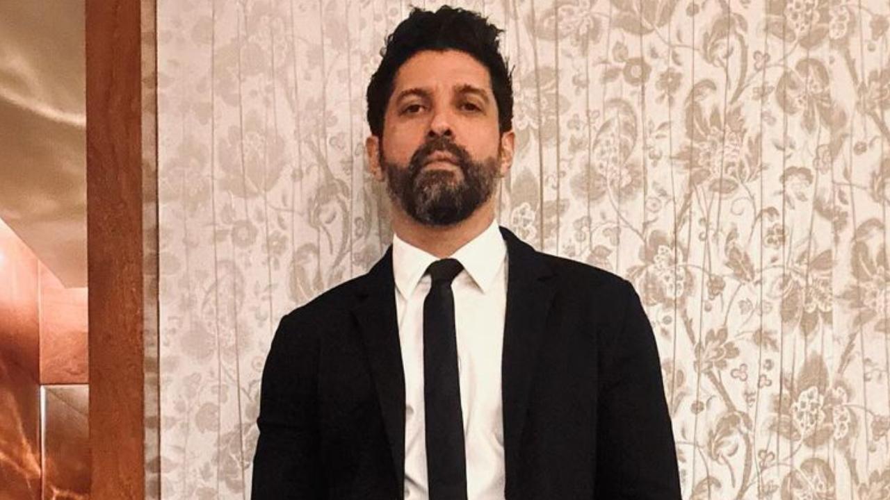 Farhan Akhtar buys a swanky new car worth a whopping amount of Rs 3 crore, take a look!
