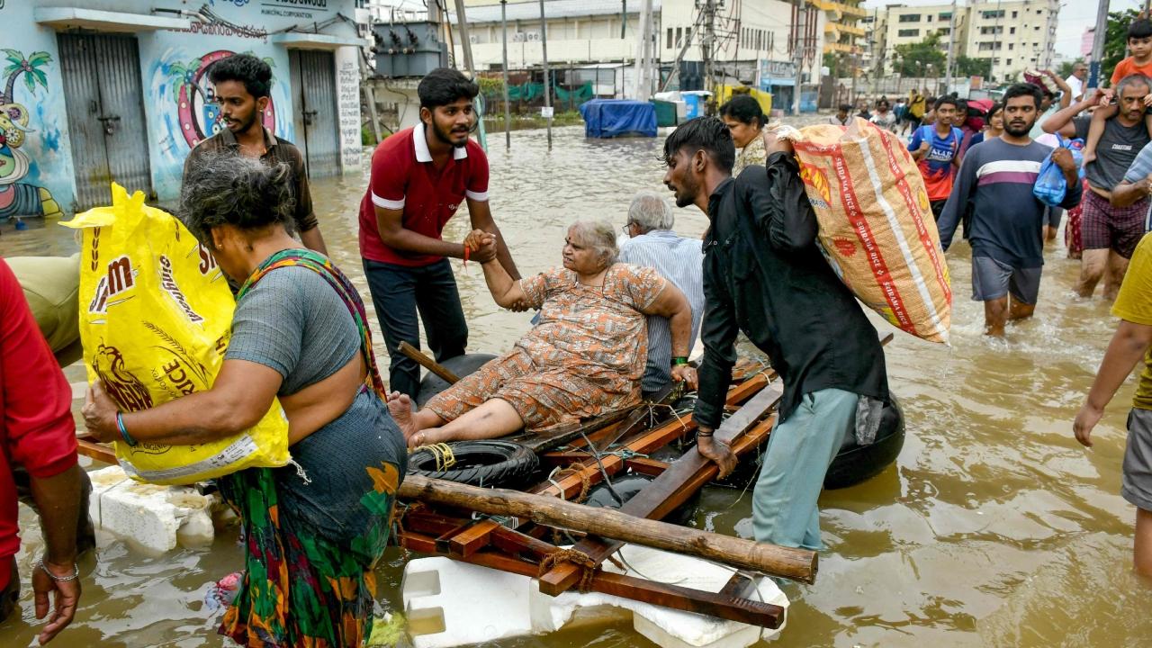 Andhra Pradesh Chief Minister Chandrababu Naidu held a review meeting, instructing officials to remain vigilant and alert in rain-affected areas