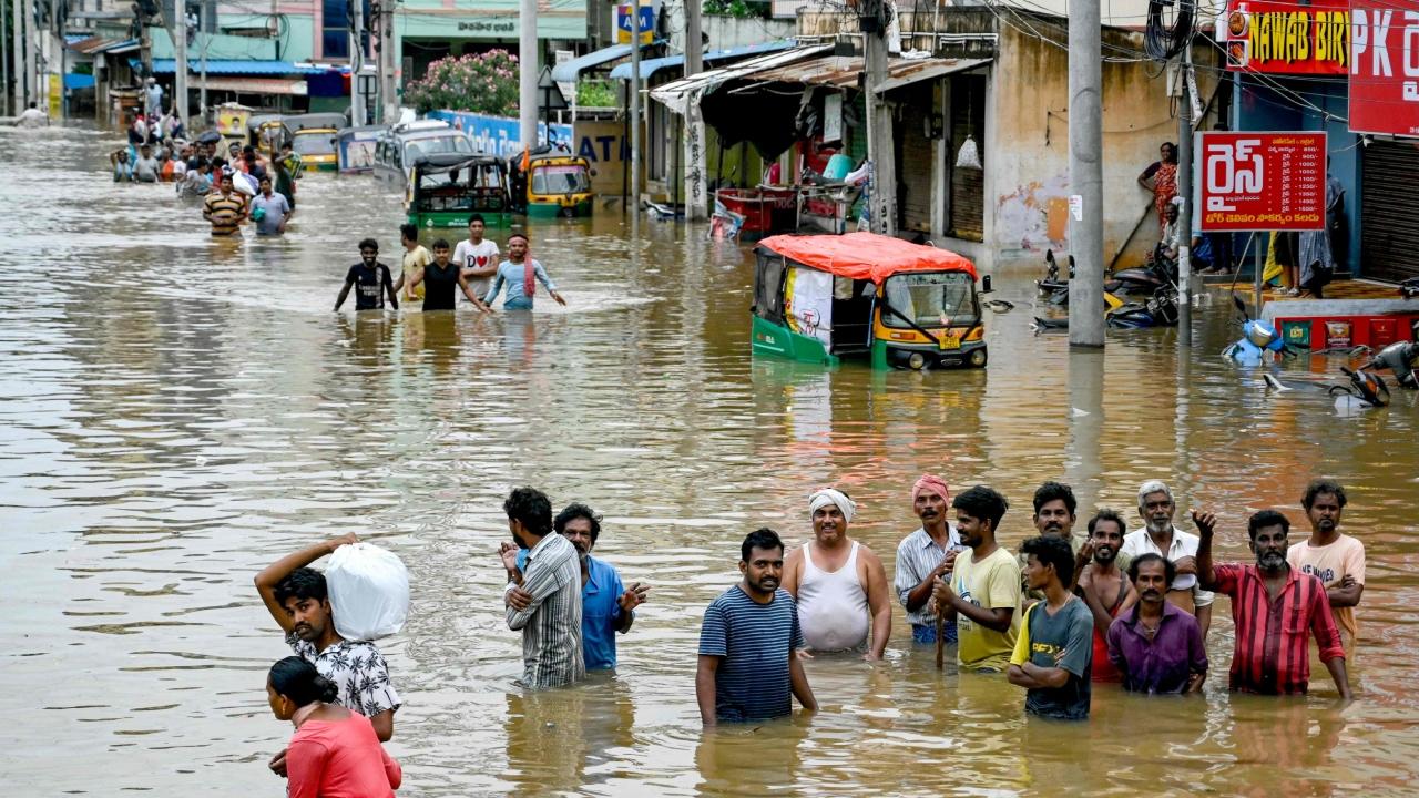 IMD forecasted heavy rainfall accompanied with thunderstorms and lightening for Sunday