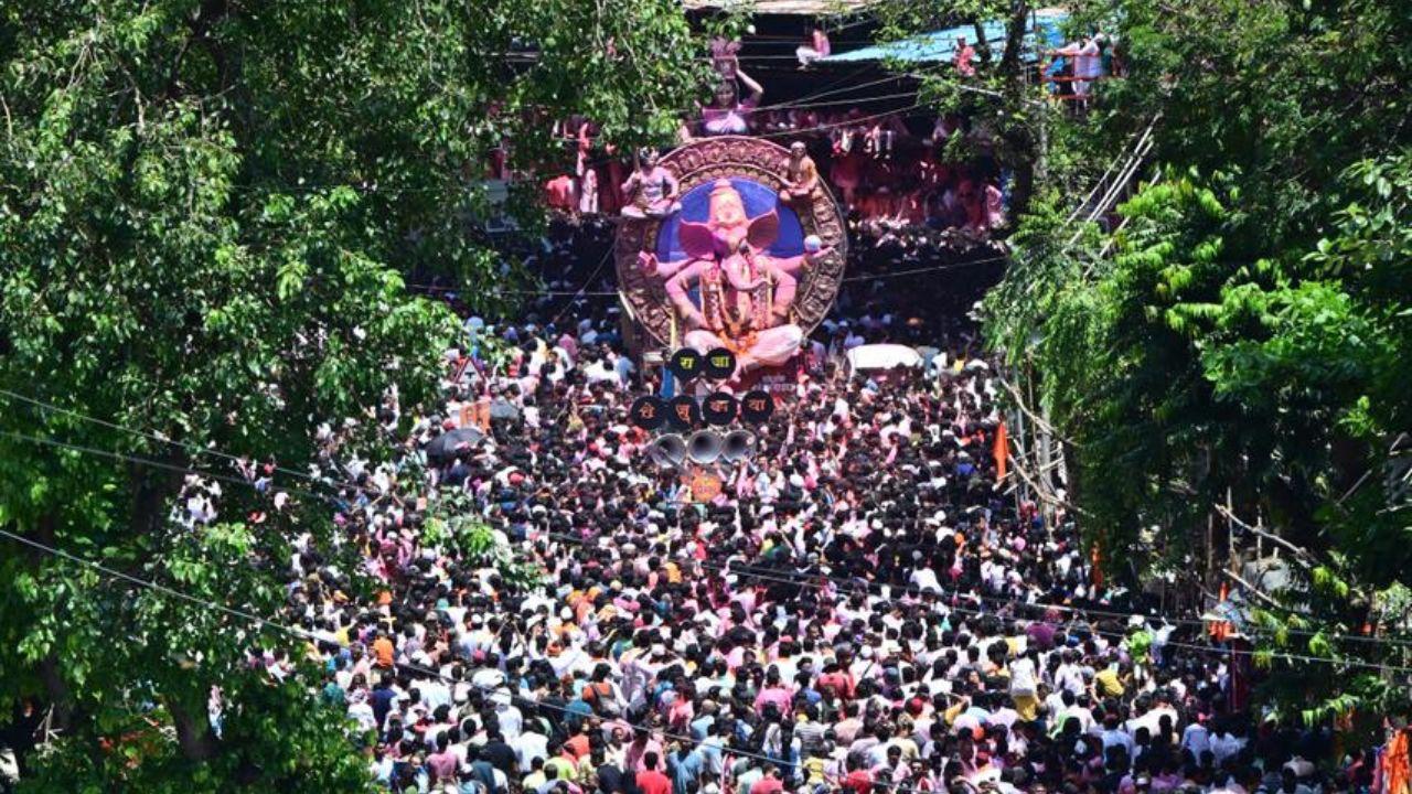 To manage the vast number of processions and crowds, Mumbai traffic police have deployed more than 2,500 personnel. Several roads have been restricted, and specific routes have been designated as one-ways or diverted to avoid congestion. The BMC has also established 192 control rooms and 66 observation towers across key locations to coordinate efforts and monitor the situation throughout the day.