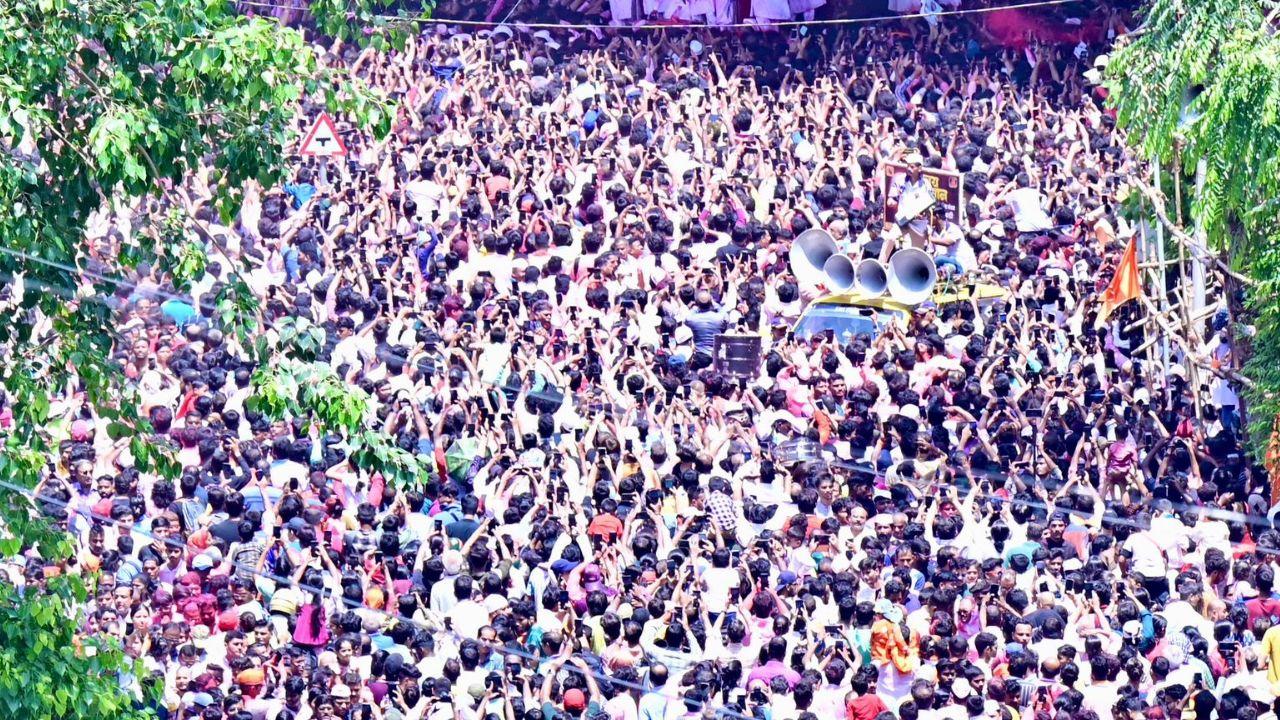 The BMC has left no stone unturned to ensure the safe and efficient management of Ganesh idol immersions. Over 12,000 officials and staff have been deployed to assist with processions, and 71 control rooms have been set up to manage the large crowds. The immersion process is being closely monitored to prevent any untoward incidents and to ensure that the festivities conclude on a positive and peaceful note.