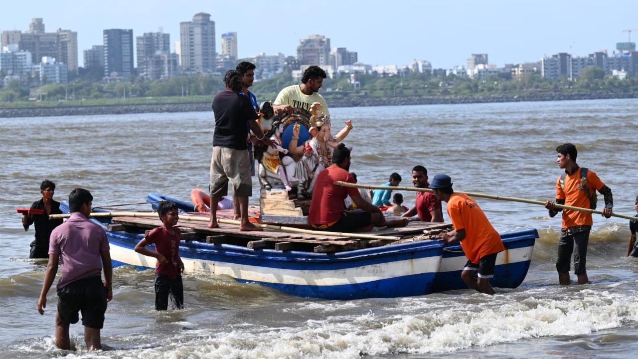 It has also cautioned citizens about marine species such as 'blue button jellyfish' and 'stingrays' along Mumbai's coastline and advised immediate first aid in case of fish stings