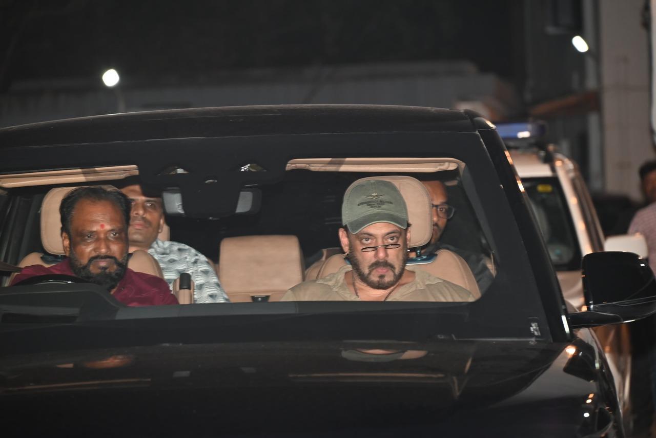 Salman Khan was spotted wearing reading glasses as he returned after the Ganesh visarjan