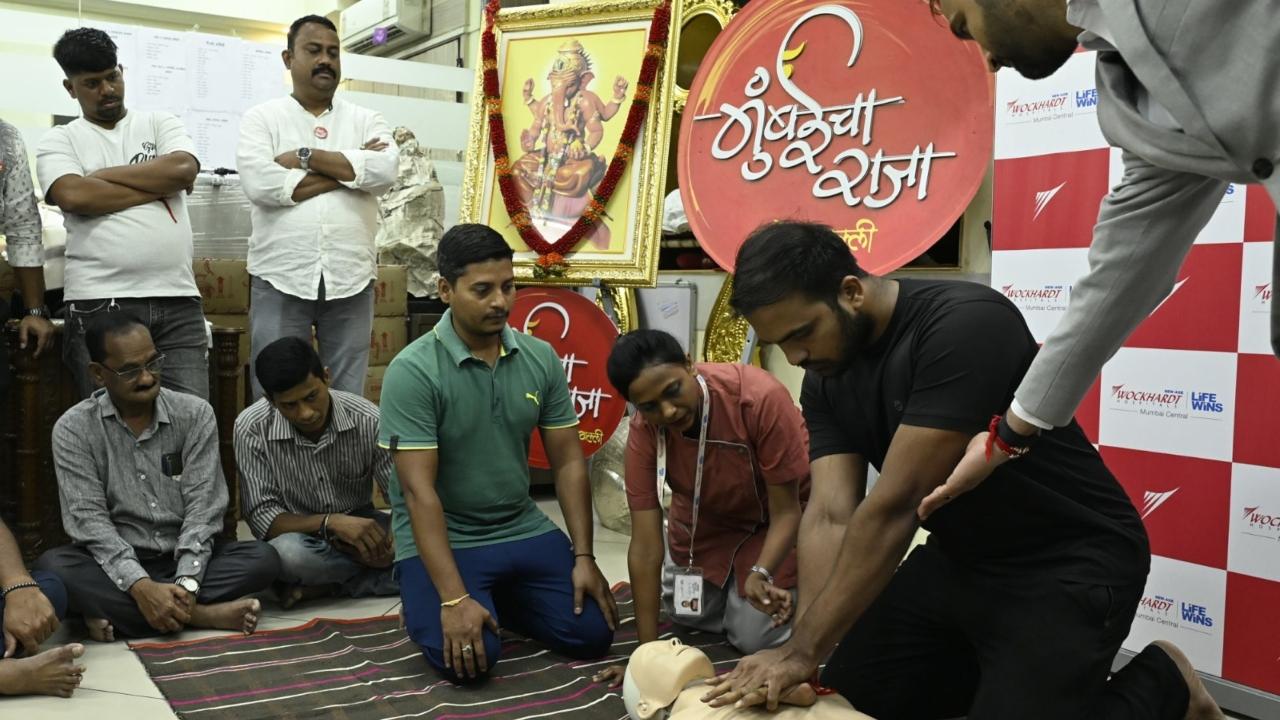“By providing specialized CPR training to Ganesh Mandal Karyakarta, we aim to ensure that those involved in managing large public gatherings are prepared to handle emergencies effectively,” Dr. Chauhan said