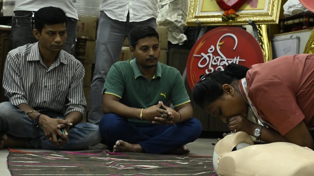 The program includes hands-on sessions and demonstrations led by experienced medical professionals