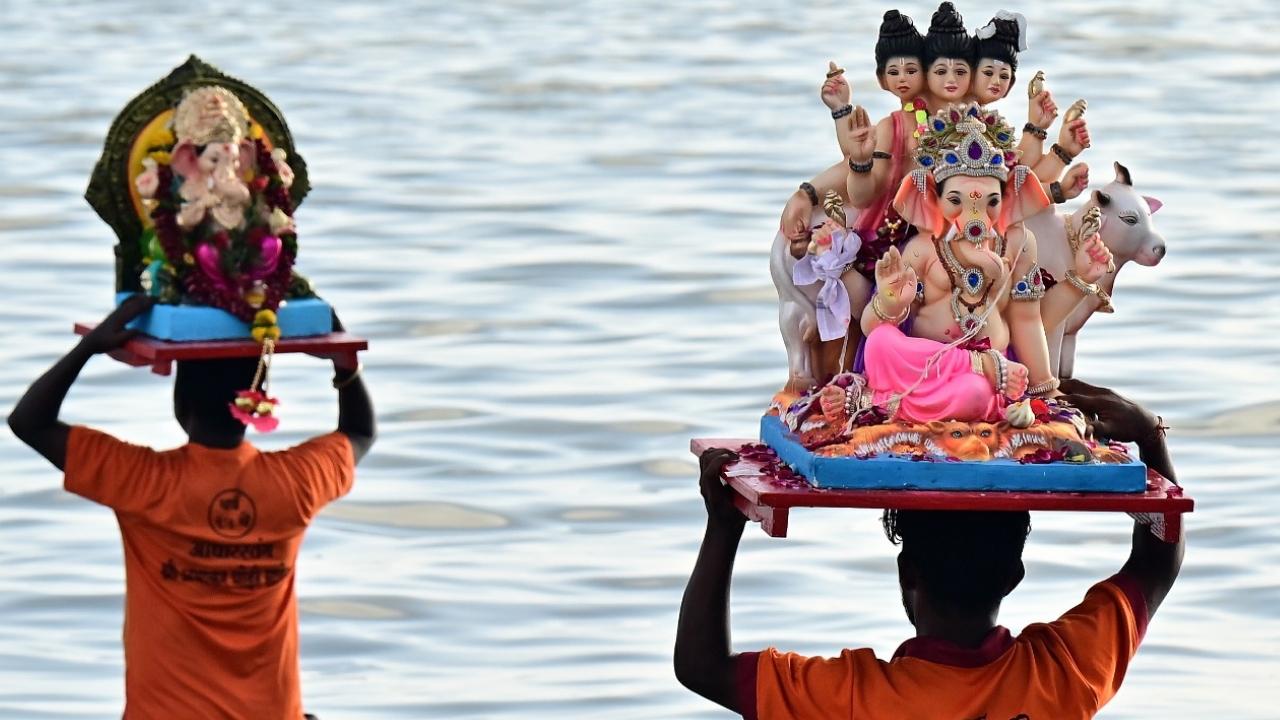 The Brihanmumbai Municipal Corporation (BMC) on Sunday afternoon said that the immersion of Lord Ganesha idols during the one and a half day Ganesh Visarjan 2024 went off smoothly and peacefully. Up to 3 pm, a total of 843 idols had been immersed across various locations in the city