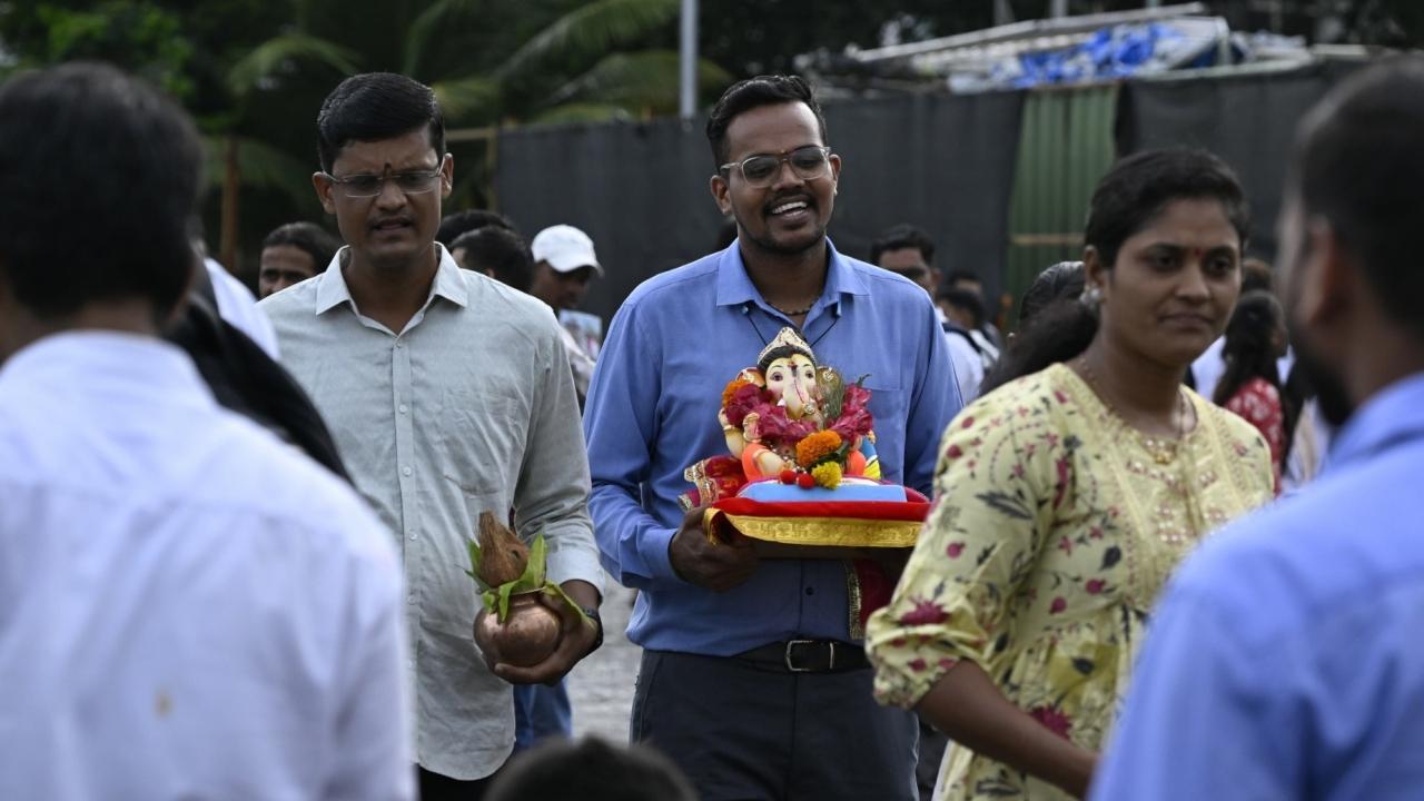 The 10-day Ganeshotsav festival began in Maharashtra on Saturday, with idols of the deity being installed in homes and at public pandals across the state amid fanfare. Pics/Ashish Raje and Atul Kamble