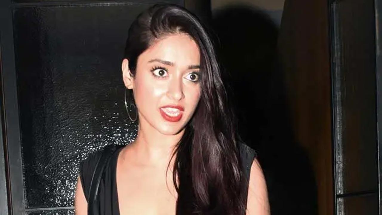 Ileana D'cruz leaves her kitchen in a mess after cooking up a storm