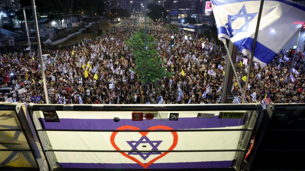 In addition to the demonstrations in Jerusalem, protesters blocked roads in Tel Aviv and gathered outside Netanyahu's office in West Jerusalem. The widespread protests reflect the mounting pressure on the government.