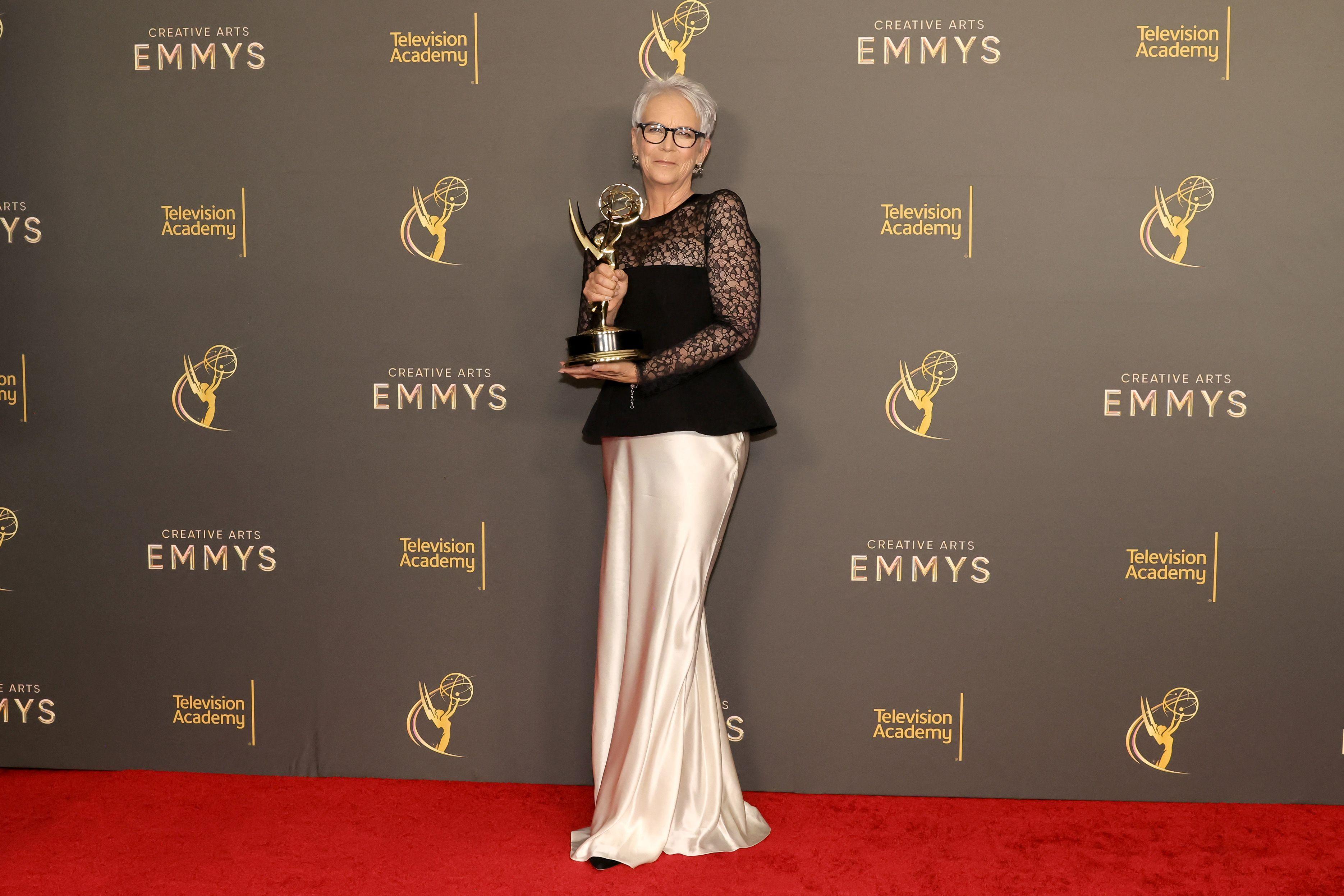 Jamie Lee Curtis attends the 76th Creative Arts Emmys Winner's Walk at Peacock Theater