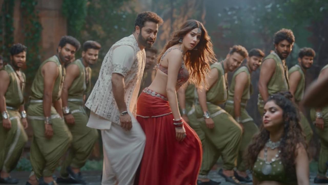 Jr NTR and Janhvi Kapoor show their electrifying dance moves in ‘Devara: Part 1’ new song 'Daavudi' - watch video