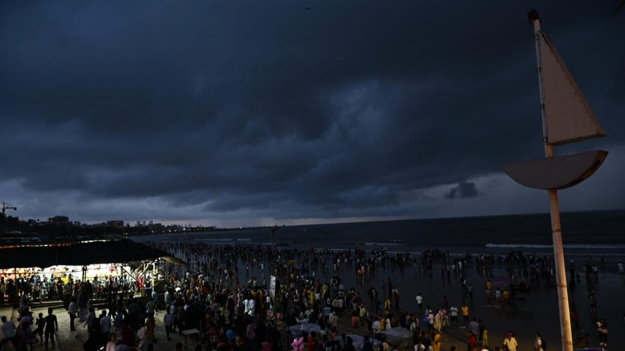 The IMD has issued a green alert for Monday and stated that light to moderate rains were very likely in city and its adjoining areas including Thane and Palghar districts