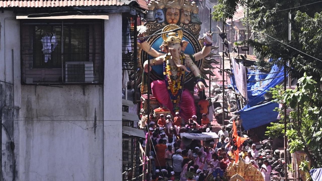 The procession of the idols began amid the chants of 