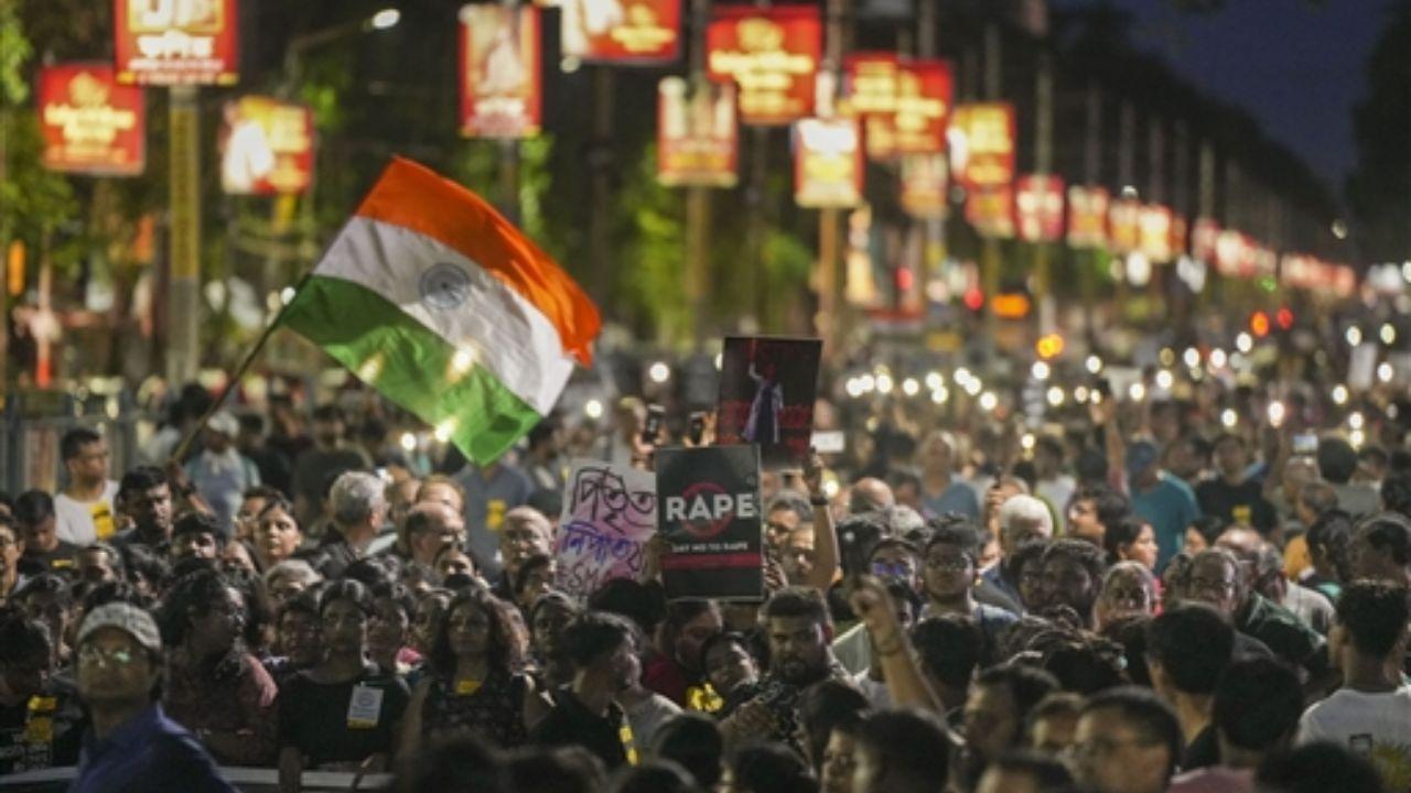 Despite their criticism, the BJP and CPI(M) have not been able to lead the civil movements, with many analysts suggesting people are looking for a new political alternative.