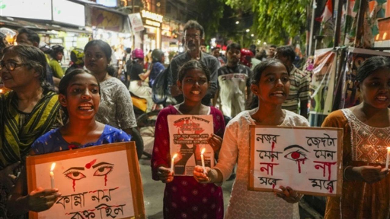 Women from all walks of life, including actors, students, and homemakers, marched with national flags and candles, highlighting a unified call for justice, free from political party affiliations.