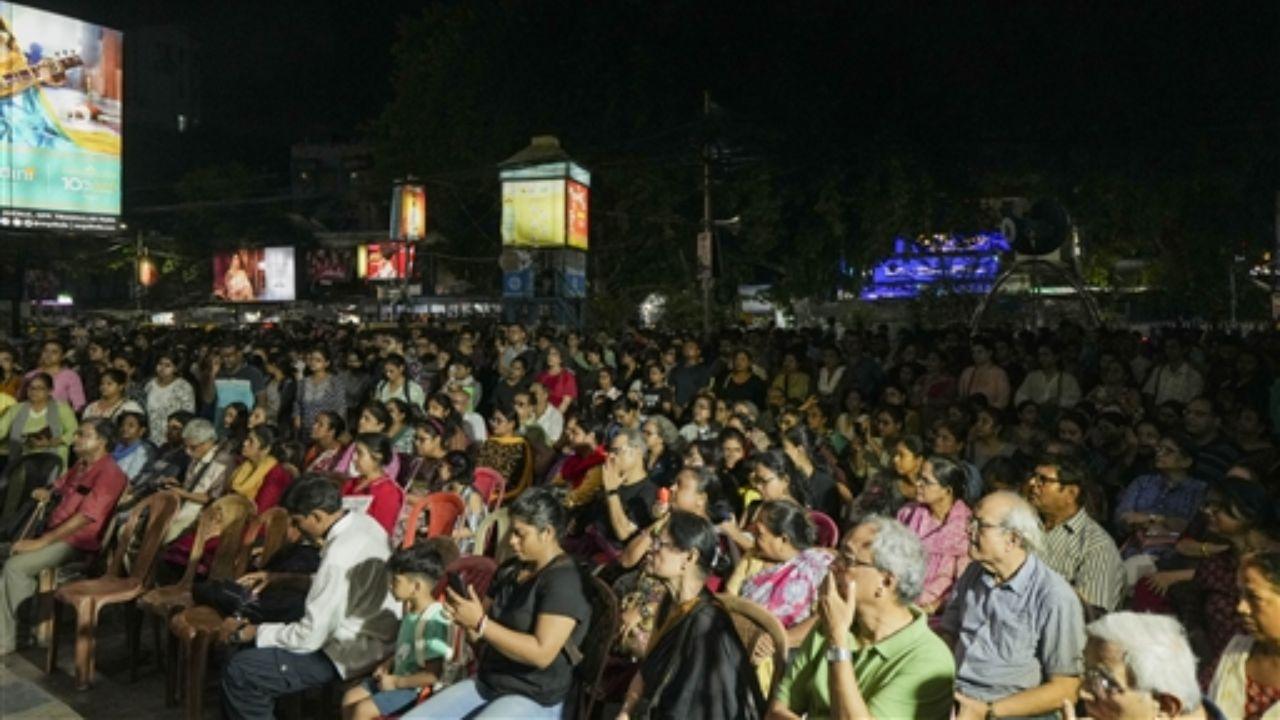 Protests spread across West Bengal to towns such as Berhampore, Siliguri, Bardhaman, and Jalpaiguri, as women in various locations marched in solidarity, demanding justice for the victim.