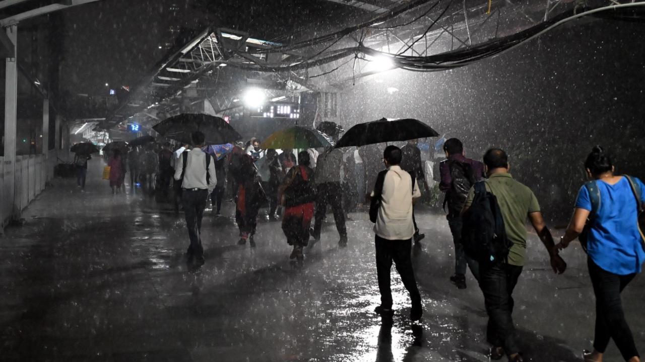 New metro lines record surge in commuters after transport disruptions amid rains