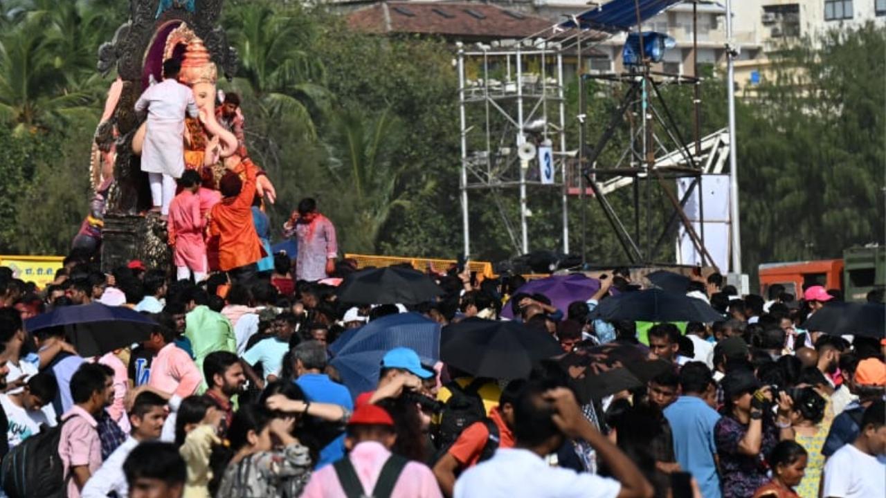 Western Railway and Central Railway would be running special late night trains for the convenience of devotees returning home after immersion processions, officials said