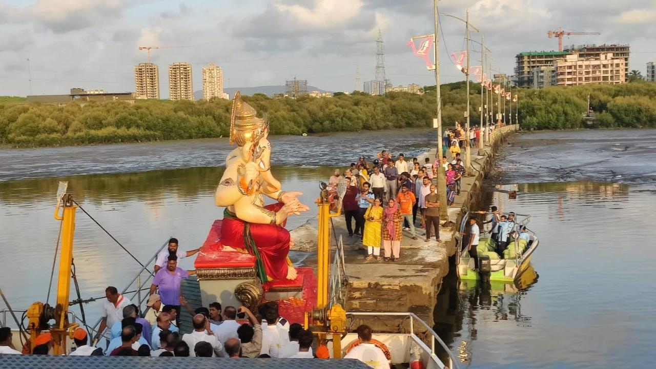 BEST, the civic bus service, has diverted buses on several routes on account of immersion processions
