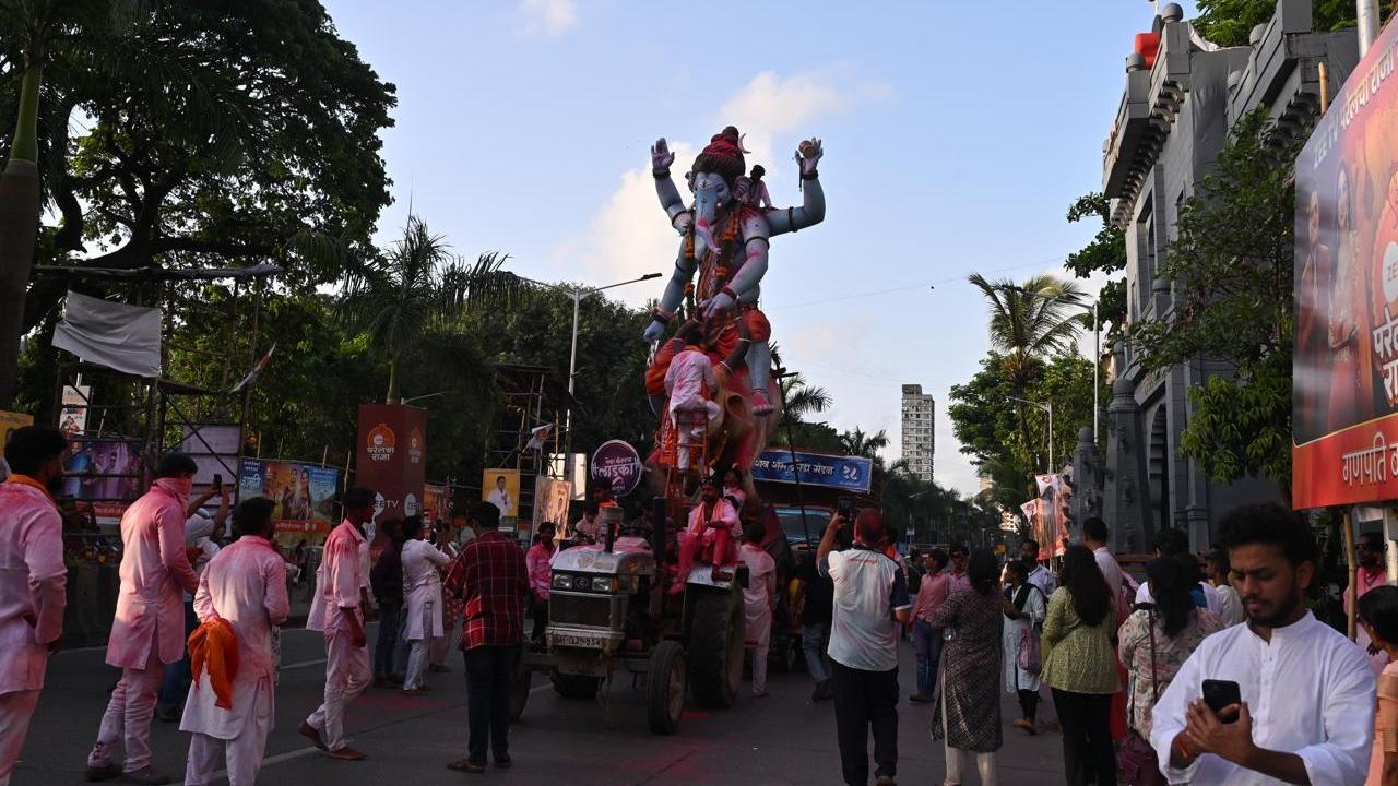 No untoward incident was reported anywhere during the immersion, said officials of the Brihanmumbai Municipal Corporation (BMC)