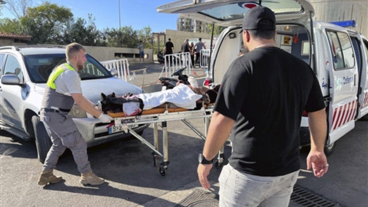 A video has surfaced on social media showing one of the pagers exploding on a man’s hip in a market in Lebanon. Analysts who reviewed the footage noted that the size of the explosion was consistent with a small, precise charge, suggesting a high level of expertise in the manufacturing of the explosive devices.