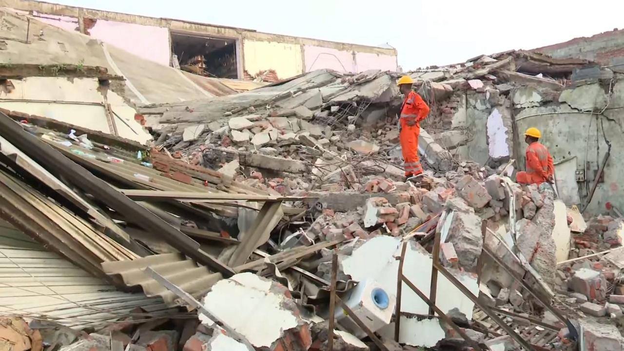 Lucknow building collapse: Toll rises to 8, CM Yogi Adityanath visits injured at hospital