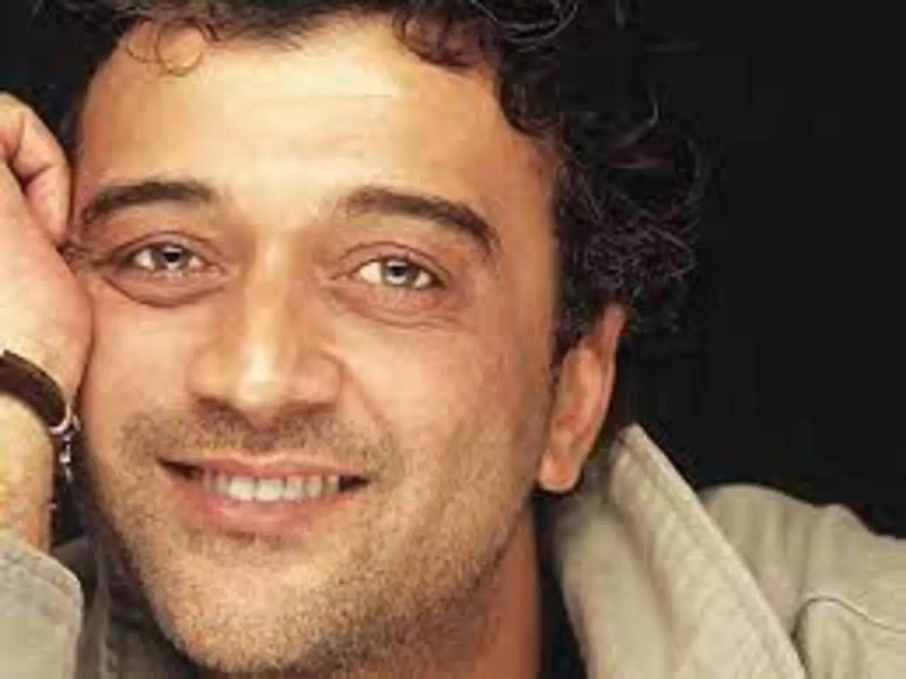 Born as Maqsood Mahmood Ali, Lucky Ali made his debut in the 1990s and quickly gained recognition for his melodious and soothing songs. What sets Lucky Ali apart is not only his remarkable voice but also the heartfelt emotions he infuses into each composition