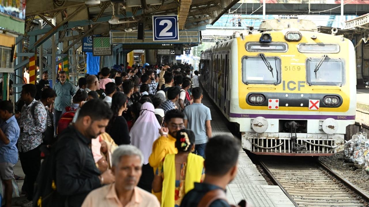 Western Railway had earlier begun construction of a sixth line between Goregaon and Kandivali stations, a key step towards expanding the suburban rail network