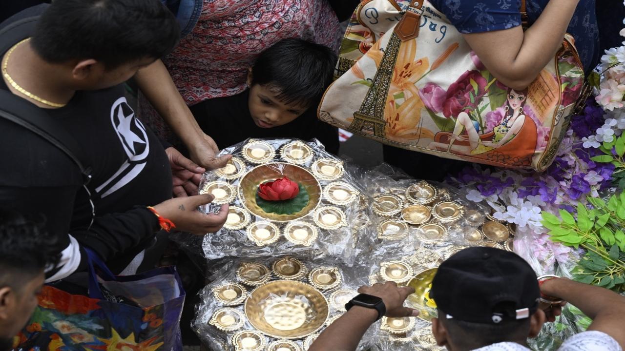 In Photos: Kids join parents in Mumbai for Ganeshotsav 2024 shopping   