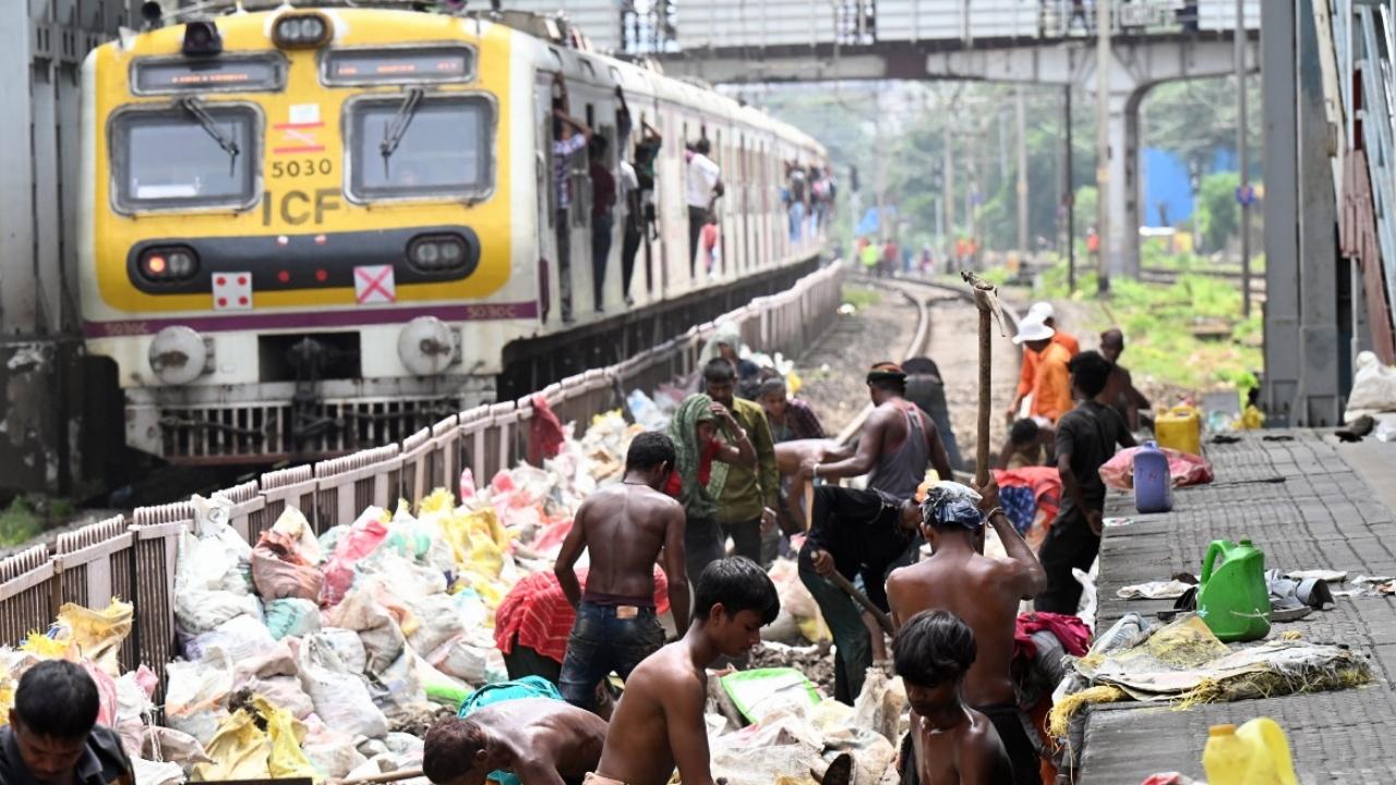 Earlier, the WR had announced a 10 hours block on the intervening night of Saturday/ Sunday, i.e. on 21st/22nd September