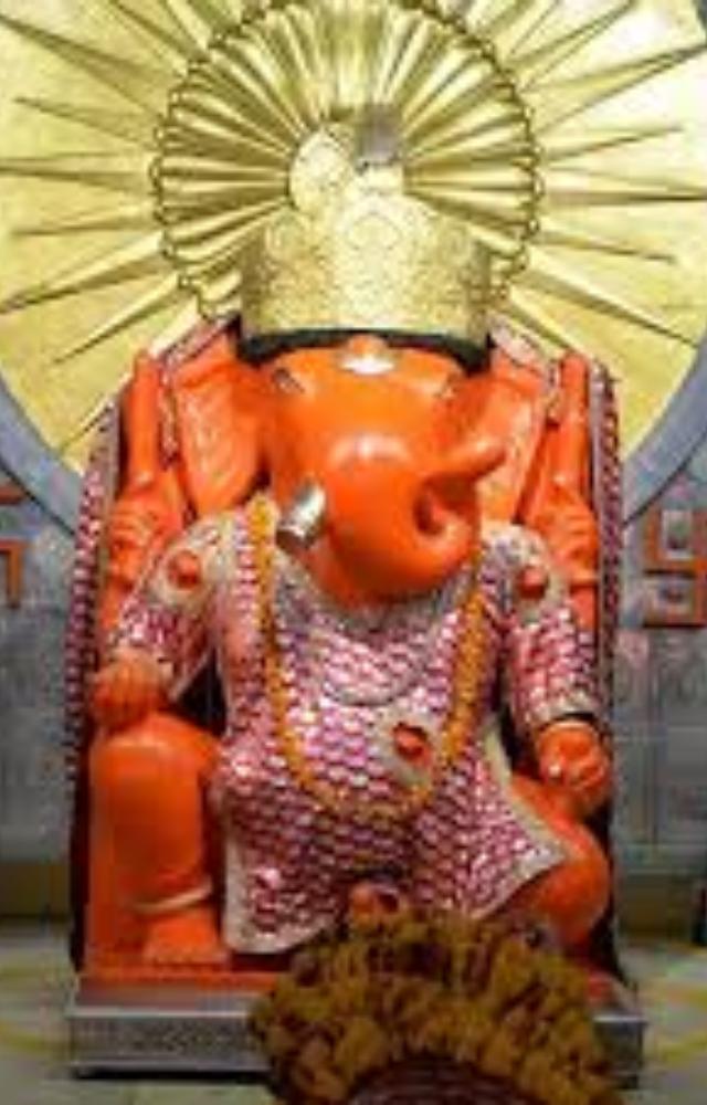 Located on a small hill, this is not only one of the most renowned Ganesh temples in India but also a major tourist attraction in the city.